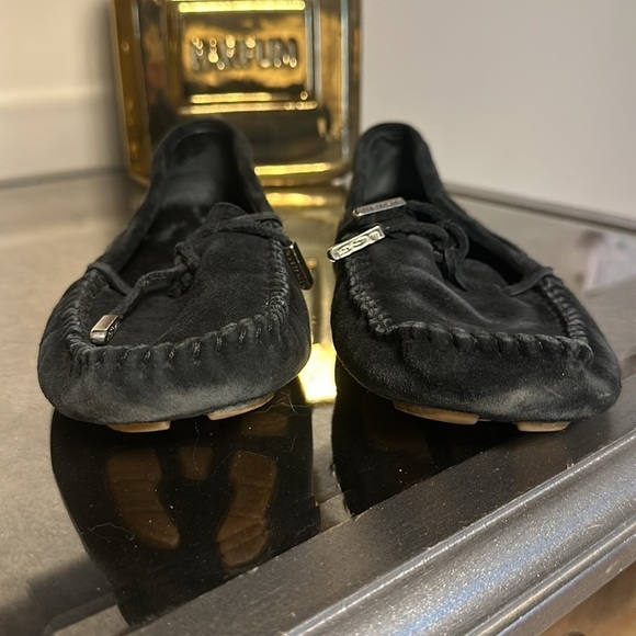 UGG women’s black fur lined moccasins size 7 - Picture 8 of 8